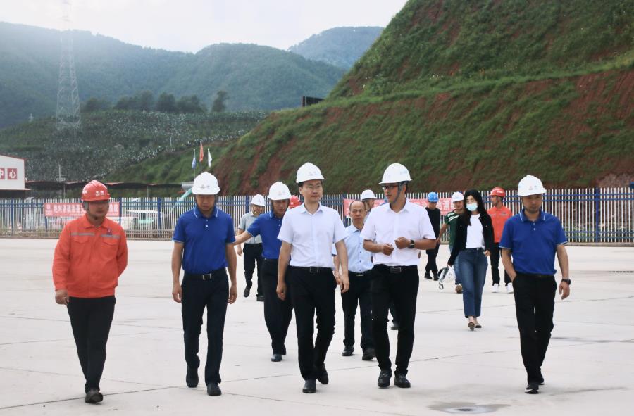 BEVITOR·伟德国际集团党委副书记、副董事长、总经理肖波调研沿江高速建设及安全环保工作 (2).PNG