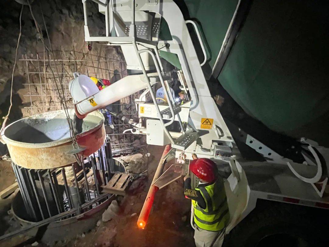 1692424695369713.jpg 640 (1) (1).jpg