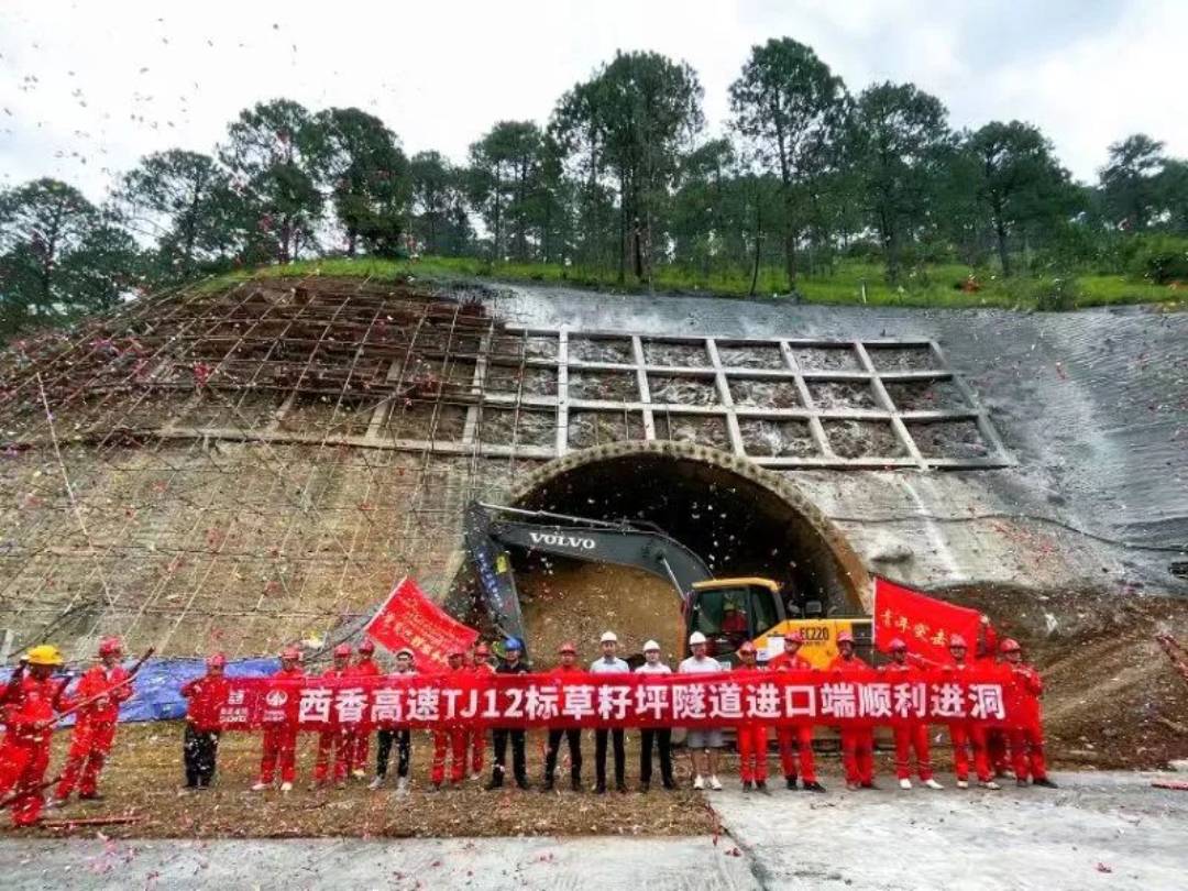 1692447925472767.jpg 640 (3).jpg